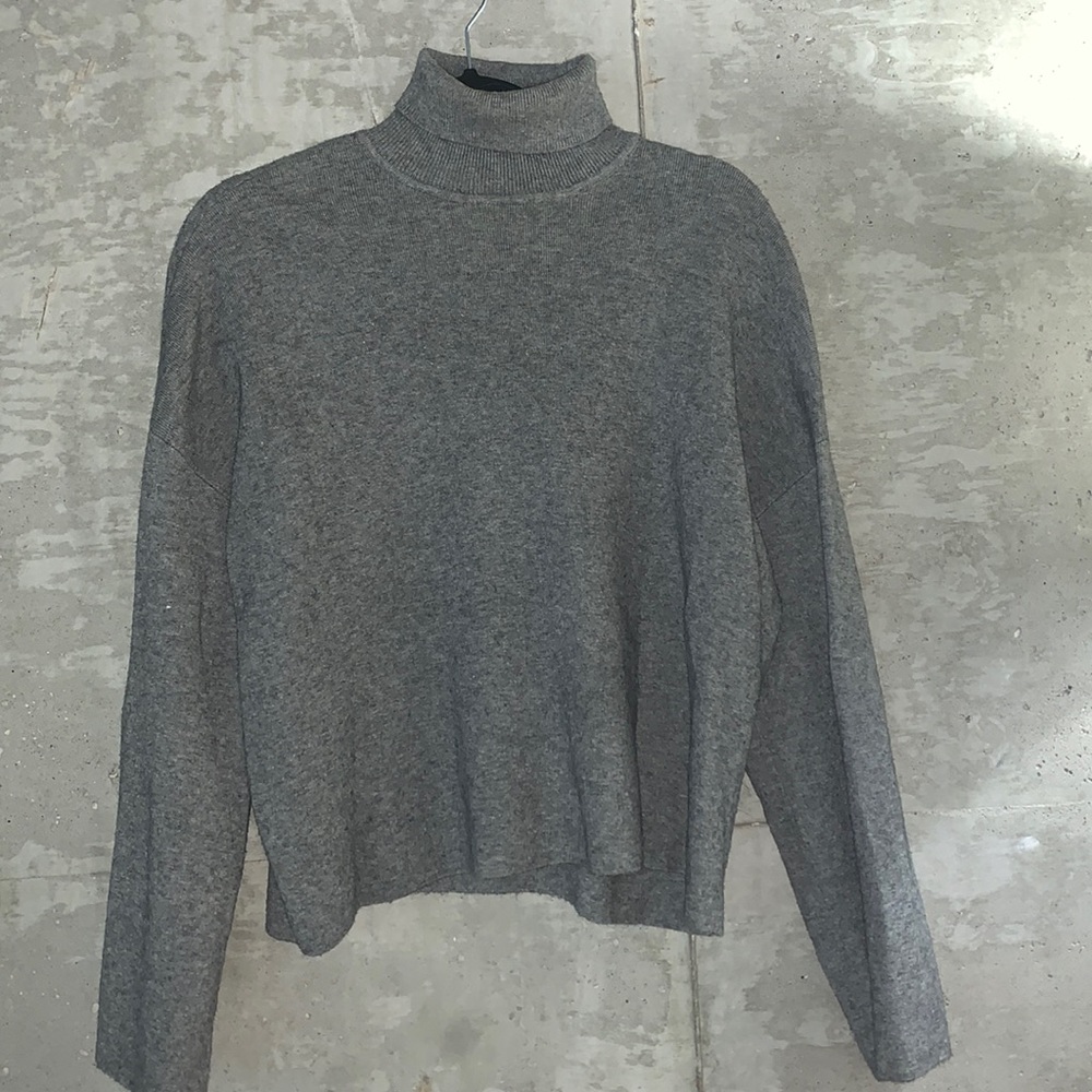 Seven Sisters Turtleneck